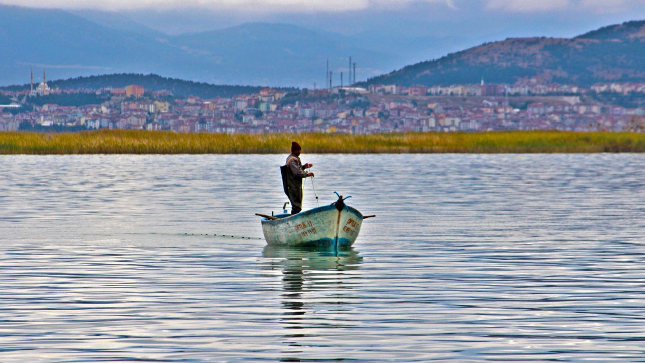 Beyşehir Gölü'nde su ürünleri av sezonu açıldı