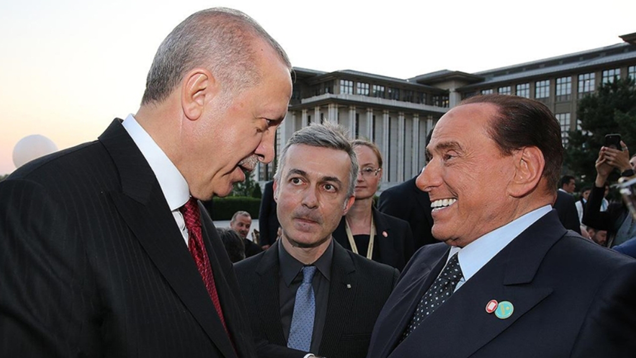 Erdoğan'dan İtalyan gazetesine Berlusconi yazısı: "Siyasi yasağıma dünyada ilk itiraz edendi"