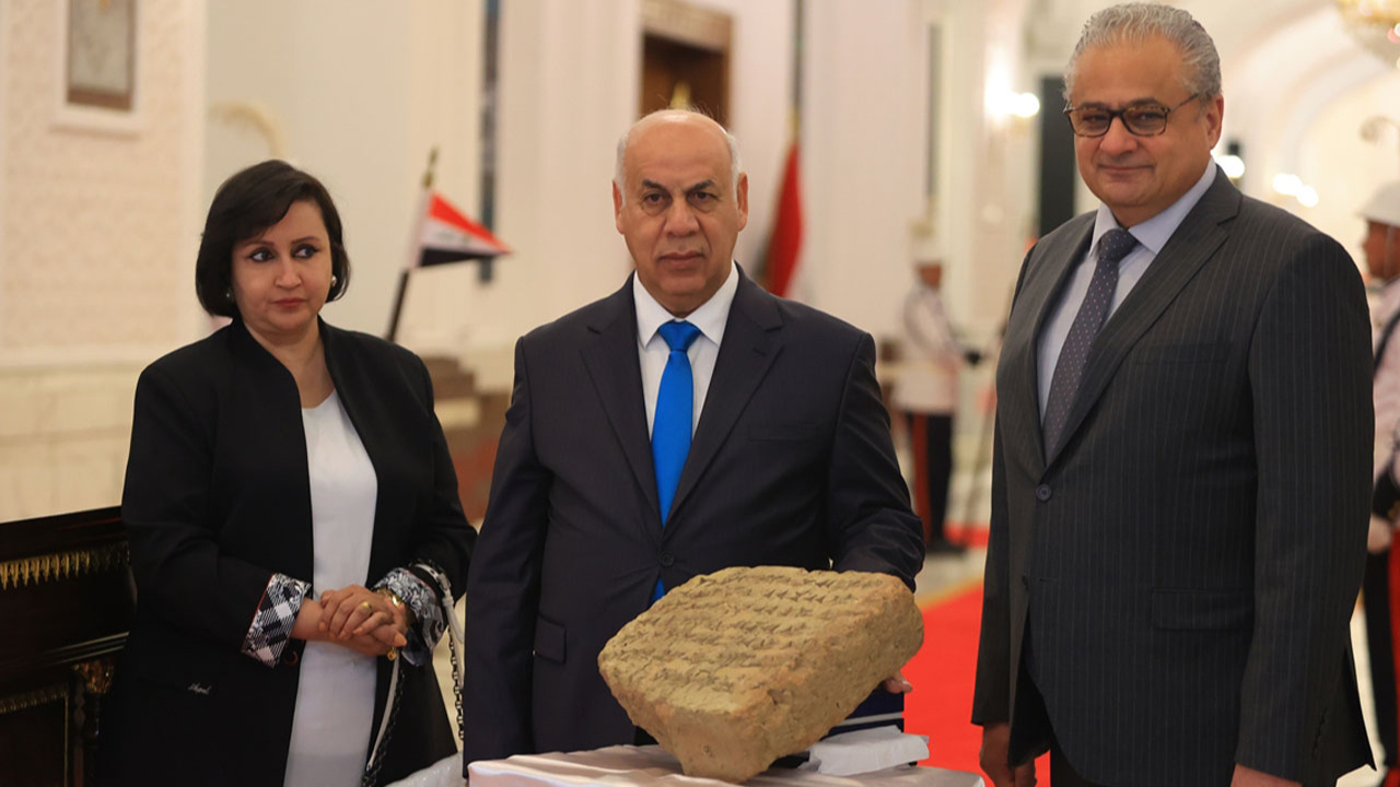 Irak, Asurlular dönemine ait tarihi eser parçasını İtalya'dan geri aldı