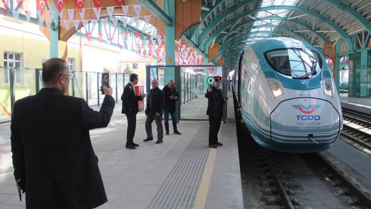 Hızlı tren bağlantılı Malatya-Sivas Bölgesel Treni seferleri başlıyor