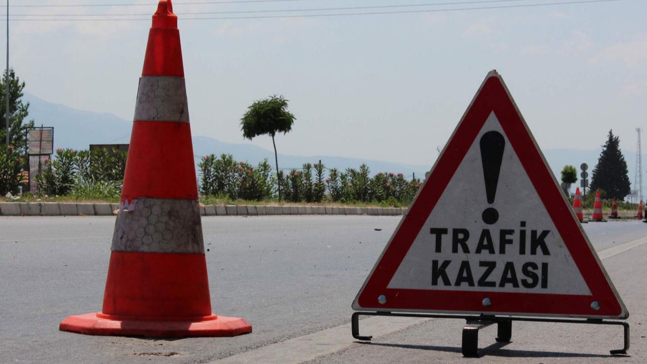 Kütahya'daki trafik kazasında yaralanan 3 kişiden 1'i hastanede öldü
