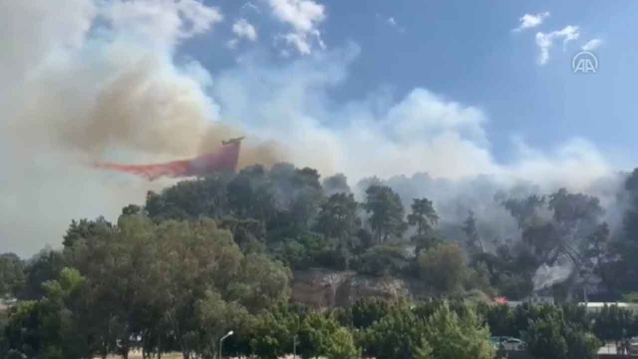Antalya'da orman yangını: Helikopterler havadan müdahale etmeye başladı!
