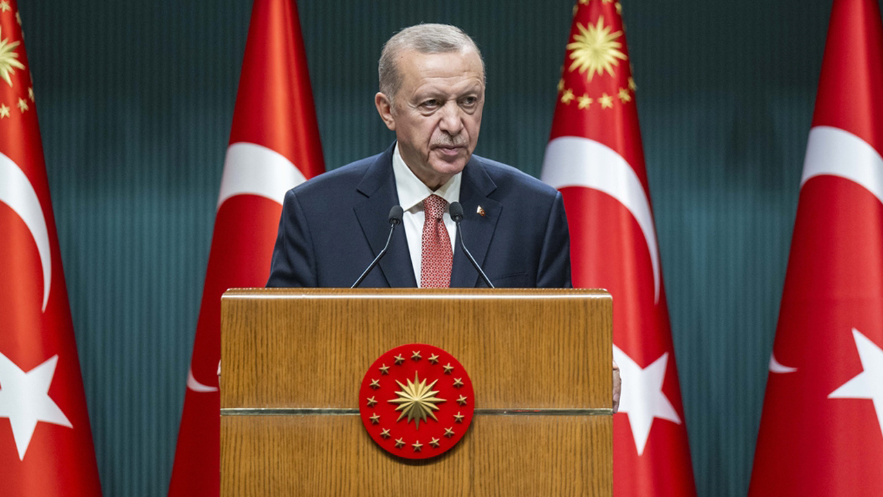 Cumhurbaşkanı Erdoğan'dan 'asgari ücret' mesajı! "Milletimize hayırlı ve uğurlu olsun"