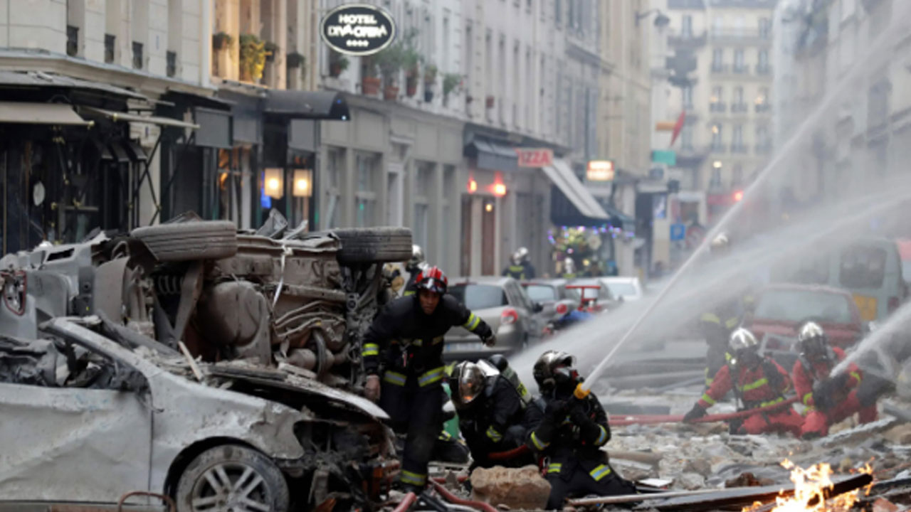 Paris'te doğal gaz patlaması: Çok sayıda yaralı var