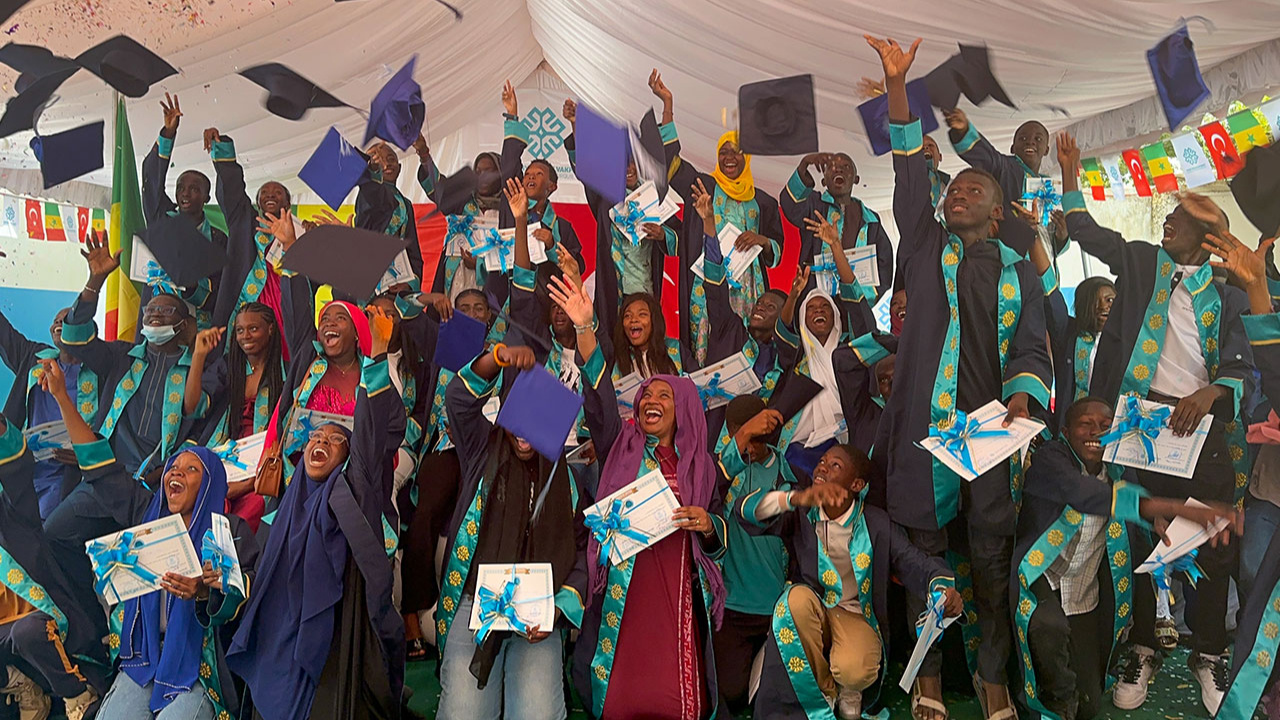 Senegal Maarif Okullarında mezuniyet heyecanı