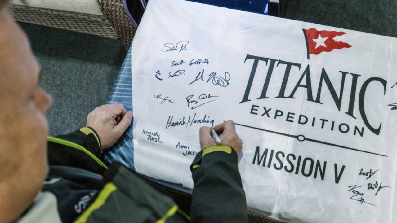 Titanik'e giden denizaltıda kaybolan Britanyalı milyarderin 'tüyler ürperten' paylaşımı ortaya çıktı