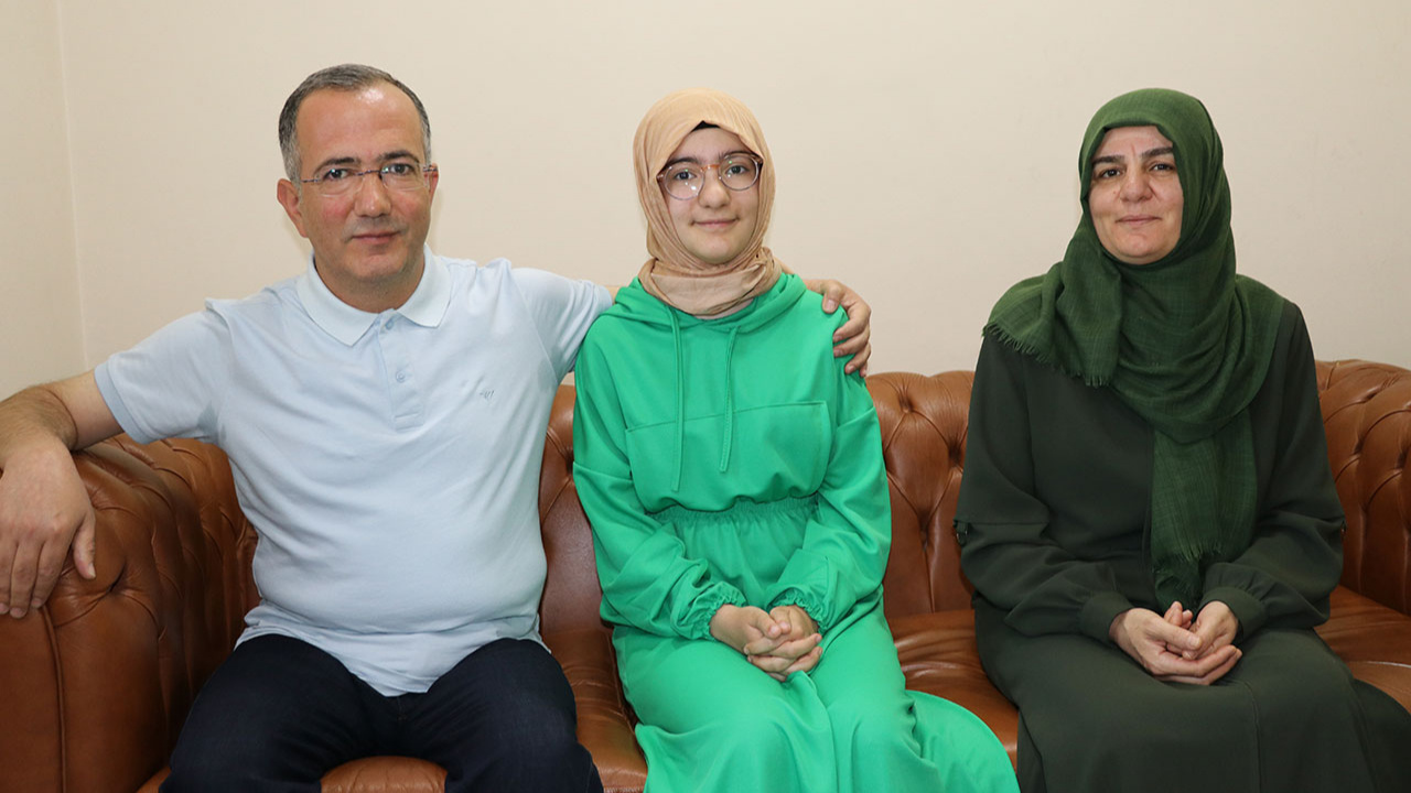 Erzincan'da imam hatip öğrencisi LGS sınavında 500 tam puan aldı