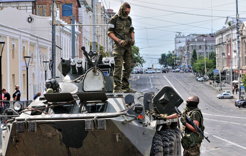 İsyan eden Wagner savaşçıları Rostov sokaklarında! Zırhlı araçlar nöbet tutuyor dikkat çeken görüntüler