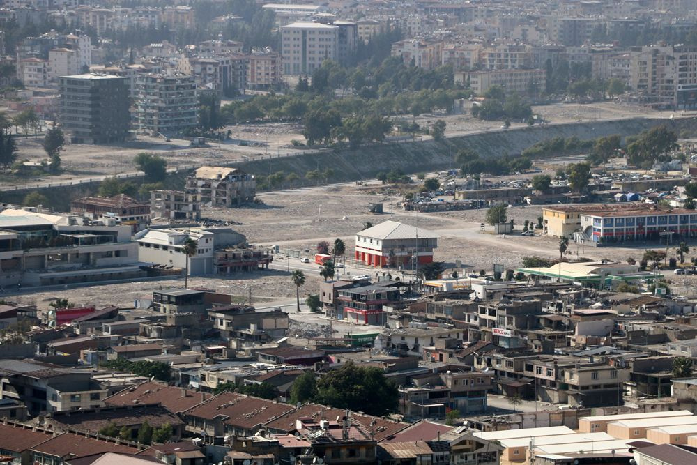 Depremin izleri! Hatay aylar sonra görüntülendi “Anılarımızın üzerinden kepçeler geçiyor”