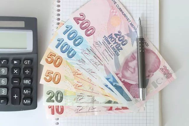 Zamlı asgari ücret cebe girmeden 45 dolar eridi! Dolar yükseldi böyle oldu