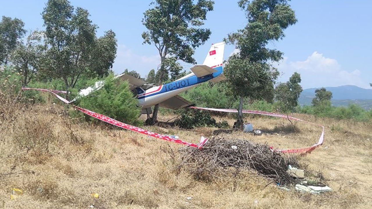 İzmir'de özel eğitim uçağı düştü! İki kişi yaralı kurtuldu
