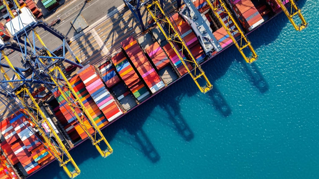 Çin limanlarında taşınan kargo ve konteyner hacmi ilk 5 ayda arttı