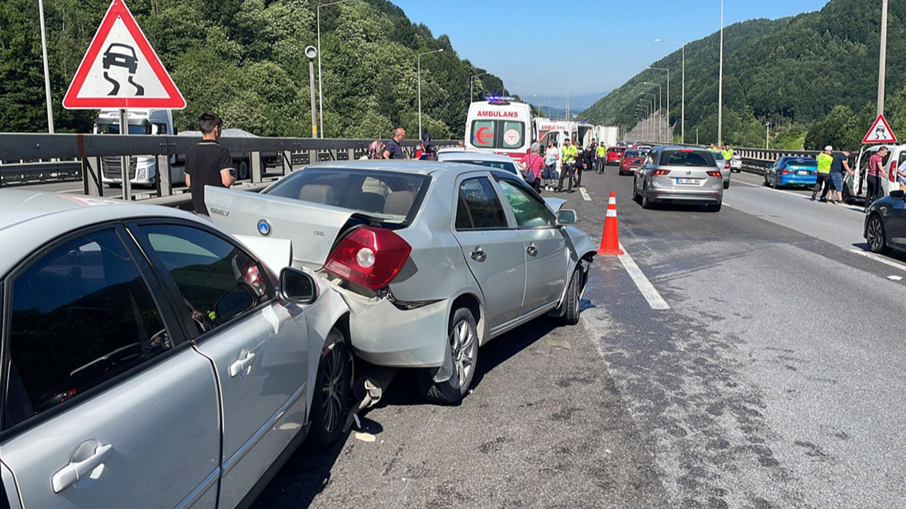 Anadolu Otoyolu'ndaki zincirleme trafik kazası ulaşımı aksattı!