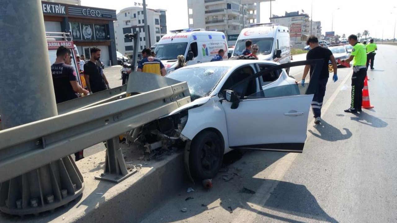 Antalya'da bariyer otomobile mızrak gibi saplandı: 1 ölü