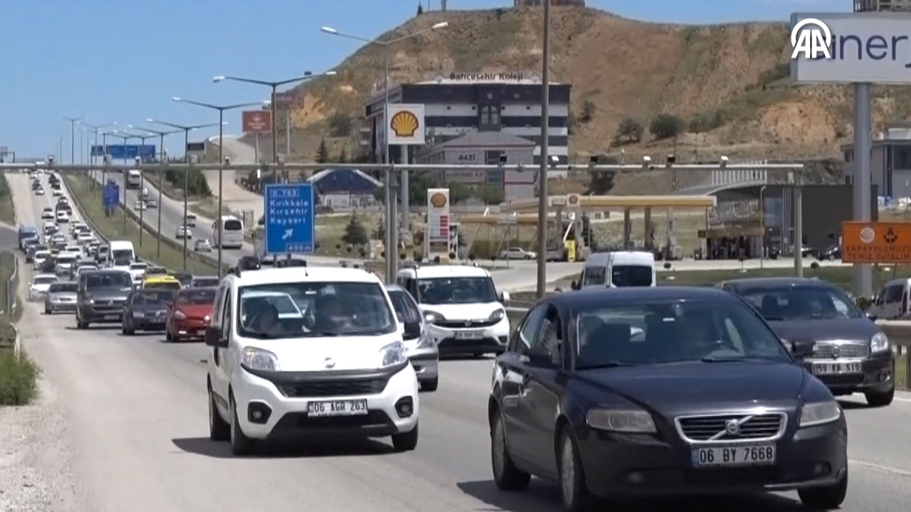 "Kilit kavşak" Kırıkkale'de trafik yoğunluğu yaşanıyor!