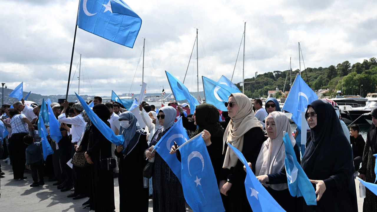 Çin'in İstanbul Başkonsolosluğu önünde Urumçi eylemi