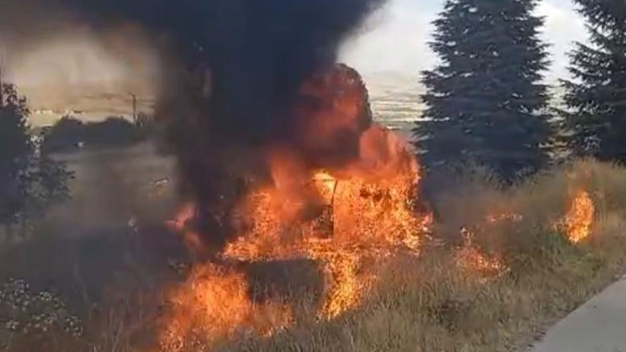 Malatya'da kontrolden çıkarak devrilen araç alev alev yandı!
