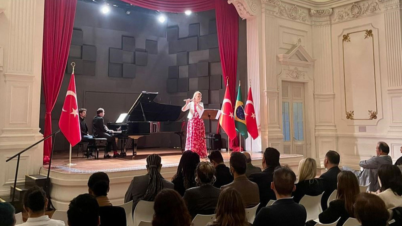 Brezilya'da Türkiye Cumhuriyeti'nin kuruluşunun 100. yılı dolayısıyla konser verildi