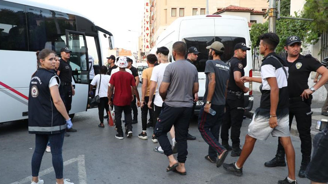 İstanbul'da kaçak göçmen operasyonlarıyla ilgili çarpıcı açıklamalar İçişleri Bakanı Yerlikaya tarih verdi