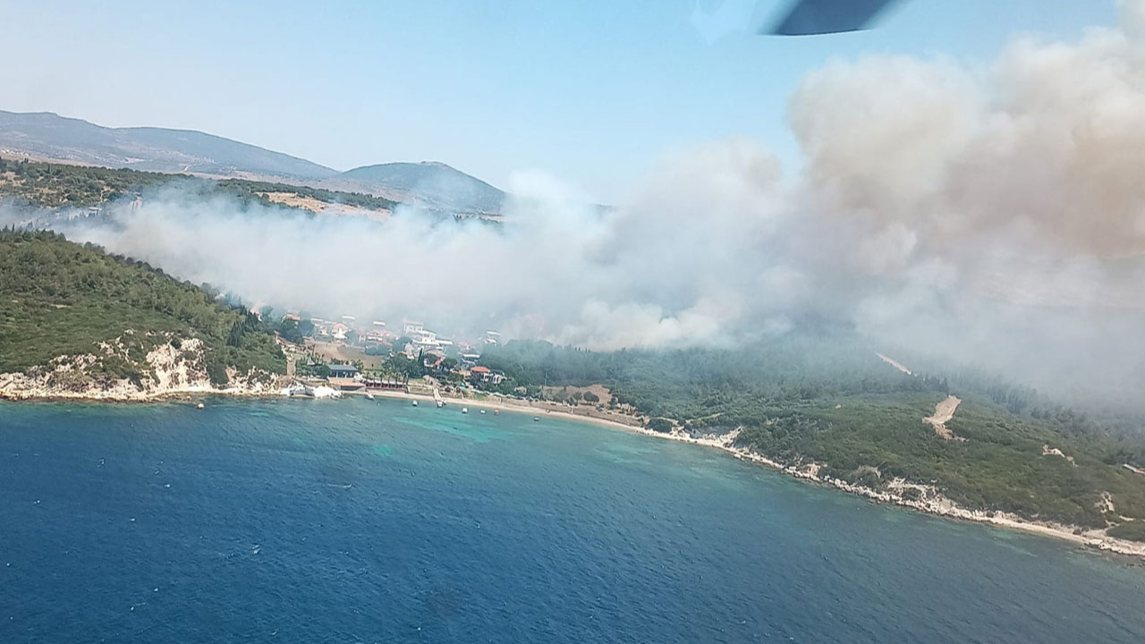 İzmir'de çıkan orman yangınlarına müdahale ediliyor