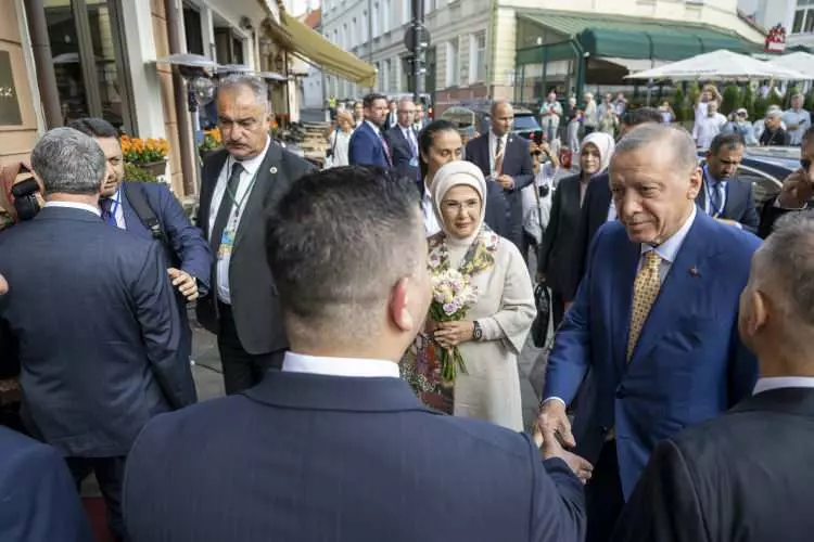 Dünyanın gözü NATO zirvesinde! Erdoğan'dan peş peşe görüşmeler, dikkat çeken kareler