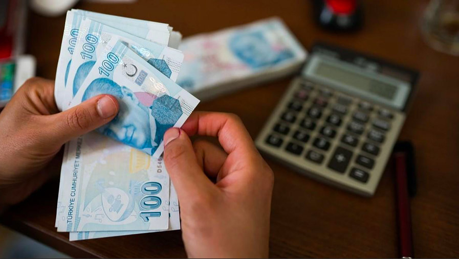 Emekli milletvekili maaşına 14 bin TL ek zam! Özgür Özel: Erdoğan kendi maaşına yüzde 39 zam yaptı
