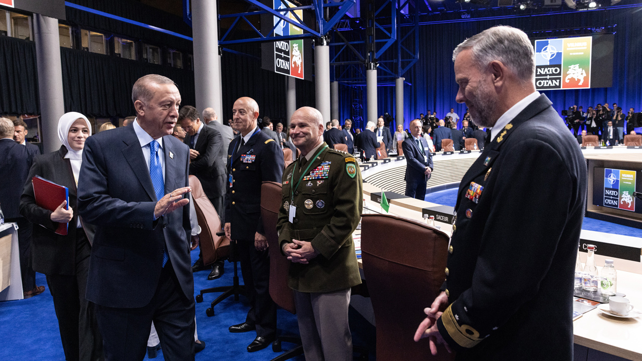 NATO zirvesine Erdoğan damga vurdu! Alman gazetesinden övgü dolu sözler: "NATO'nun yeni güçlü adamı, hiç bu kadar güçlü olmadı"