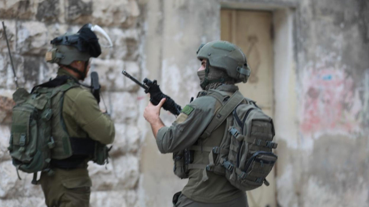 İsrail askerleri Nablus'ta 11 Filistinliyi yaraladı!