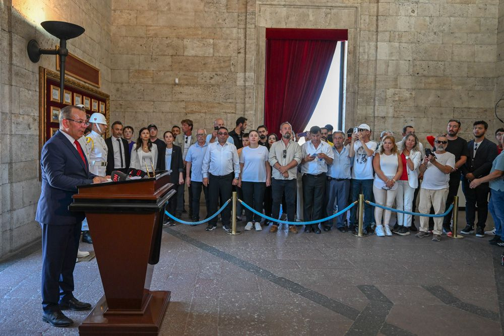 Bolu Belediye Başkanı Tanju Özcan Anıtkabir'i ziyaret etti!Anıtkabir Özel Defteri'ne bakın ne yazdı