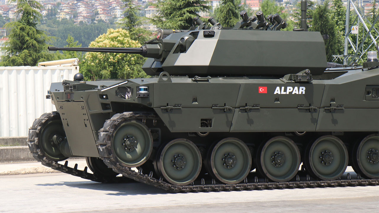 İşte Türkiye'nin ilk ağır sınıf paletli insansız zırhlı aracı!