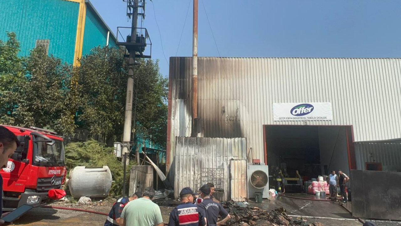 Kocaeli'de fabrikada kimyasal yağ kazanı patladı! 2 işçi yaralandı!