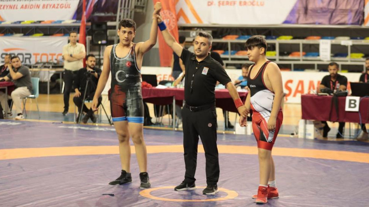 Şanlıurfa’da U11-U13 Türkiye Güreş Şampiyonası başladı