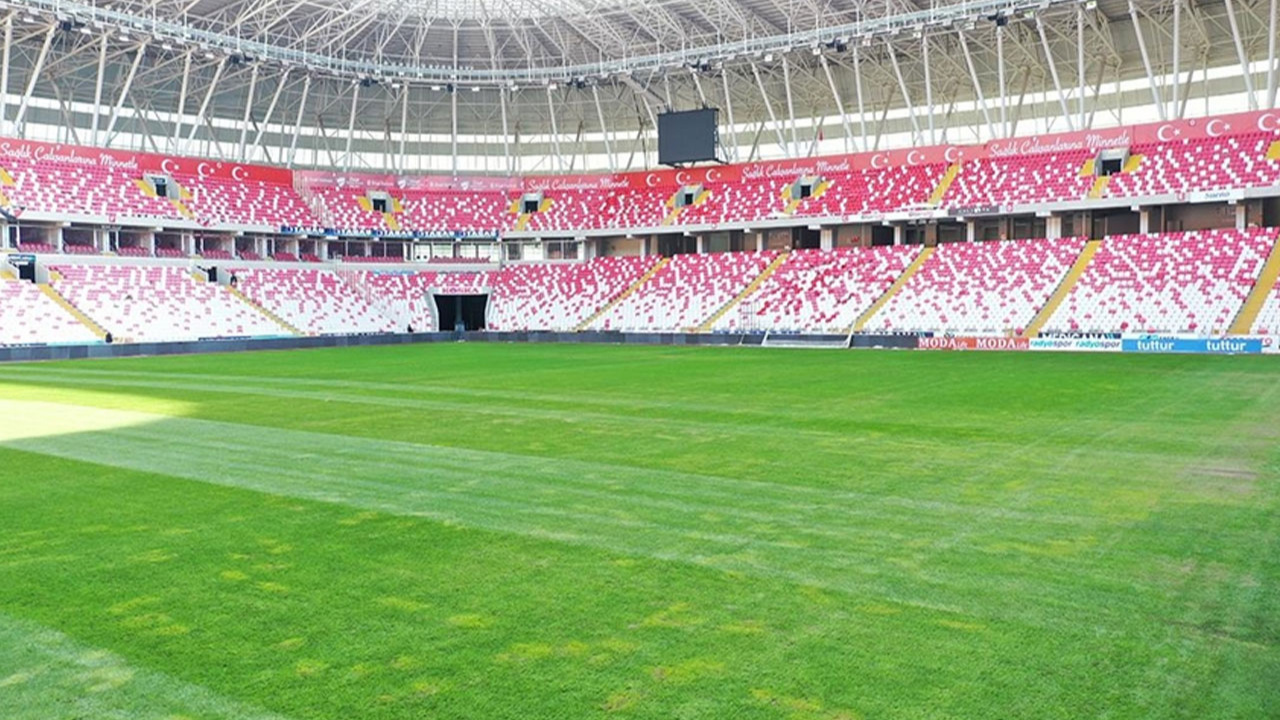 Sivasspor, Süper Lig'de yarın Çaykur Rizespor'u konuk edecek
