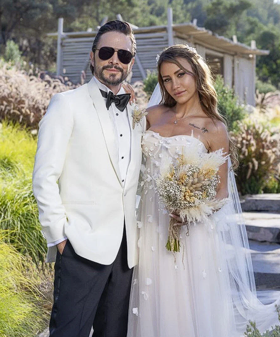Ahmet Kural, avukat sevgilisiyle evlendi! Düğün fotoğrafları dikkat çekti