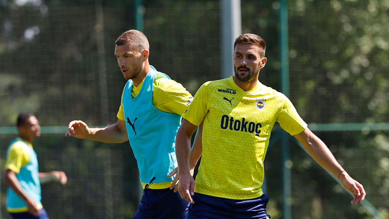 Fenerbahçe antremanında gözler ona çevrildi Dusan Tadic ilk antrenmanına çıktı