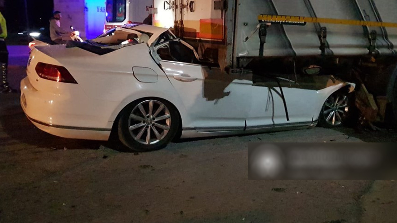 Bursa'da feci kaza! Tıra arkadan çarpan otomobilin sürücüsü öldü