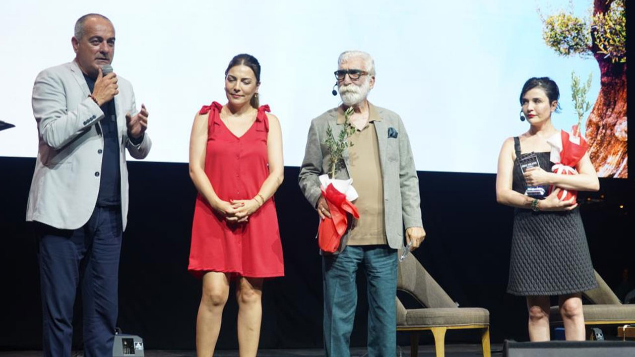 2. Gemlik Film Festivali'nin açılışını Cezmi Baskın ve Gonca Vuslateri yaptı