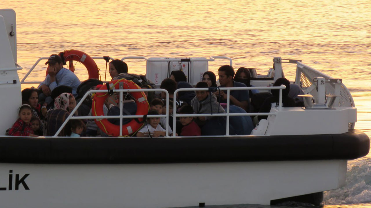 Çanakkale açıklarında 38 düzensiz göçmen yakalandı!