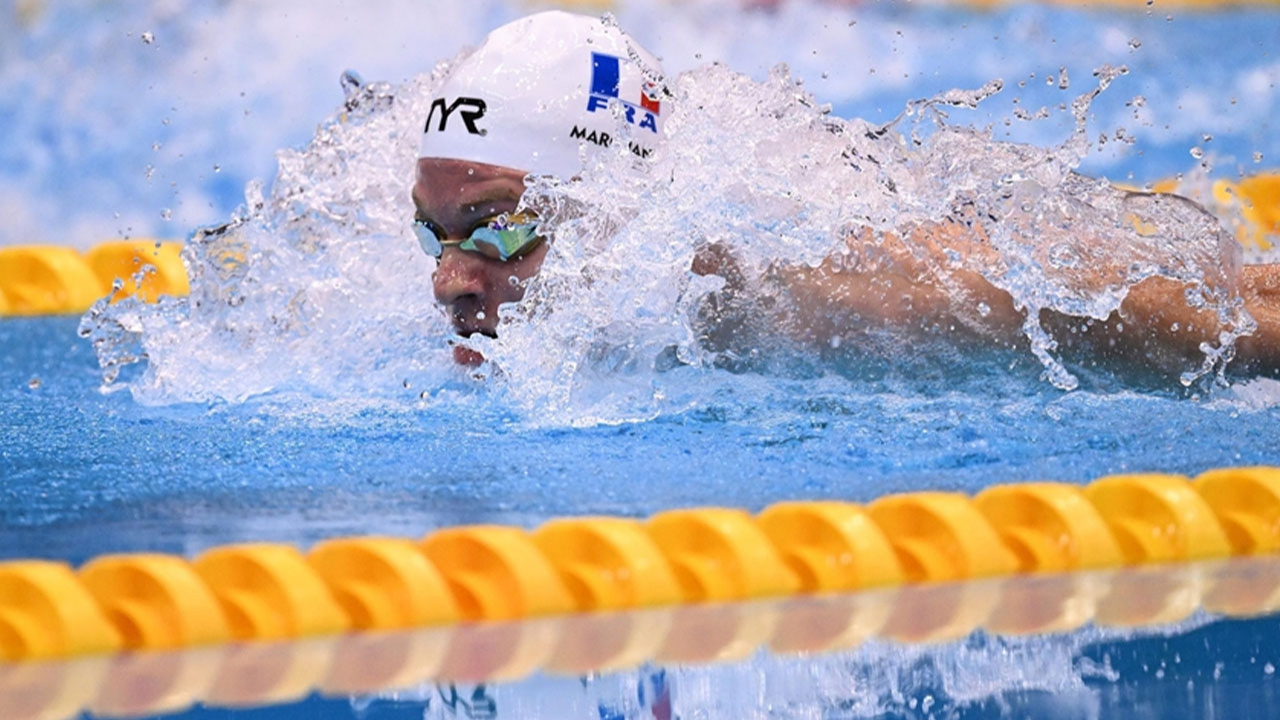 Fransız yüzücü Leon Marchand, 400 metre karışık dünya rekorunu kırdı!