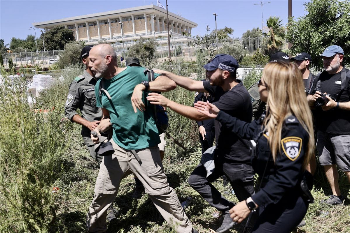 İsrail'de hükümetin yargı düzenlemesine karşı gösteriler devam ediyor!