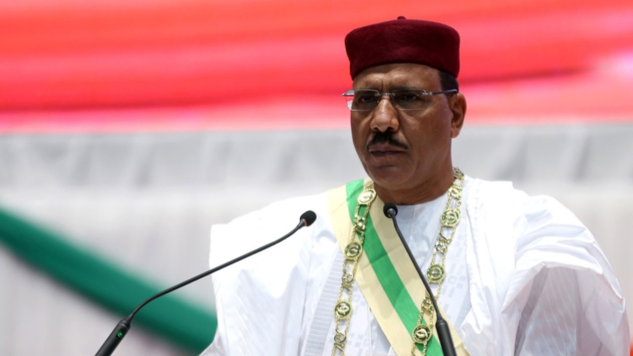 Nijer'de Darbe! Cumhurbaşkanı Mohamed Bazoum alıkonuldu!
