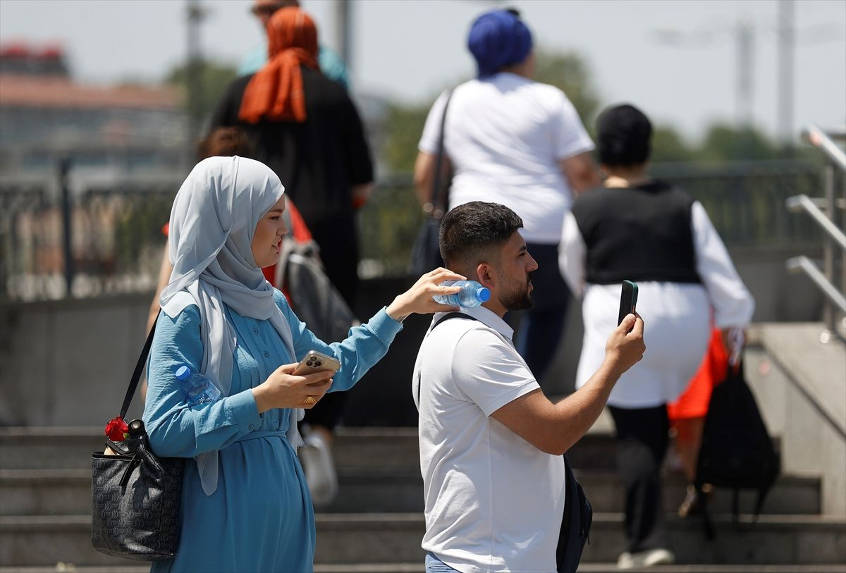 Günlerdir uyarı yapılan gün bugün! Sıcaklık 45 derece olacak işte en sıcak olacak il ve ilçeler