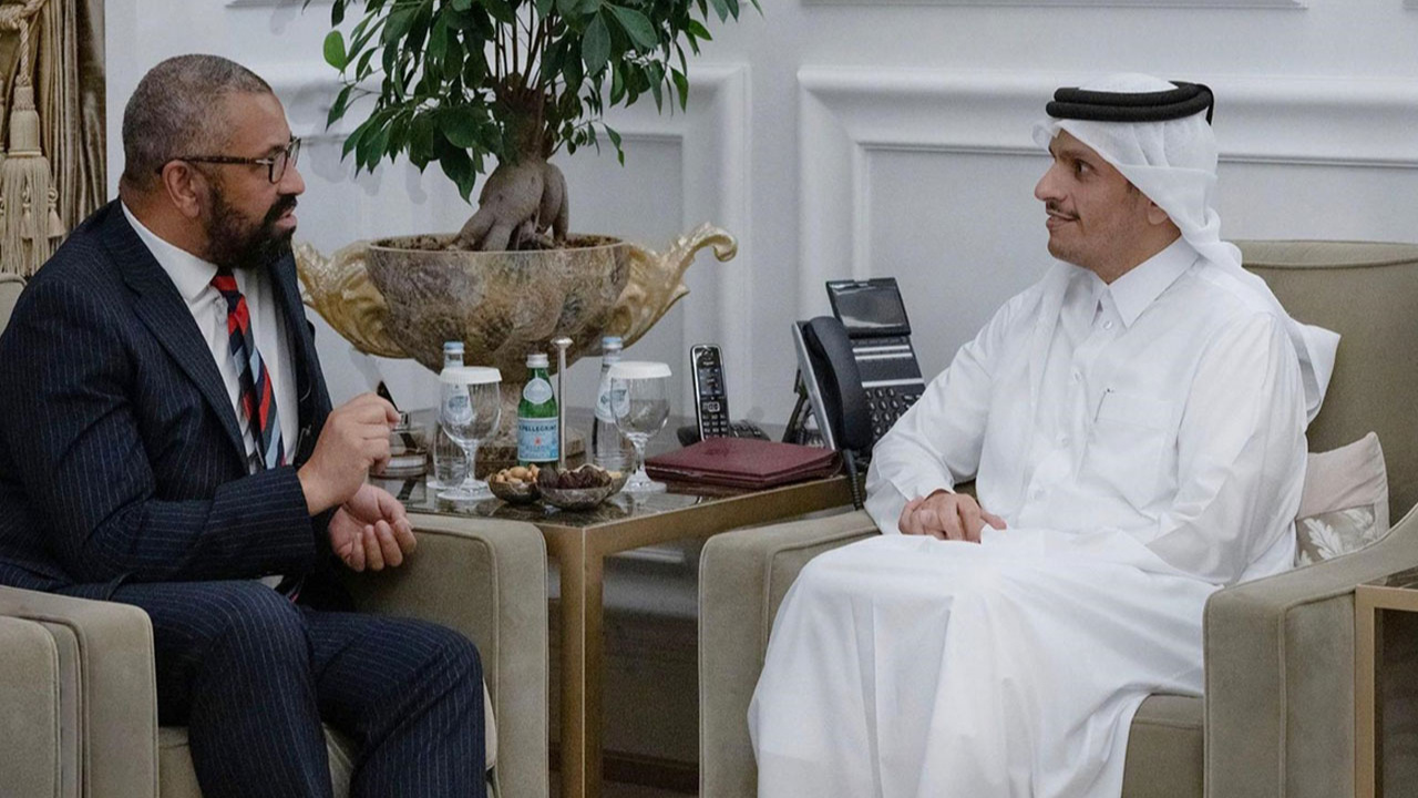 Katar ve İngiltere, ikili işbirliği ve stratejik diyalog hazırlıklarını görüştü!