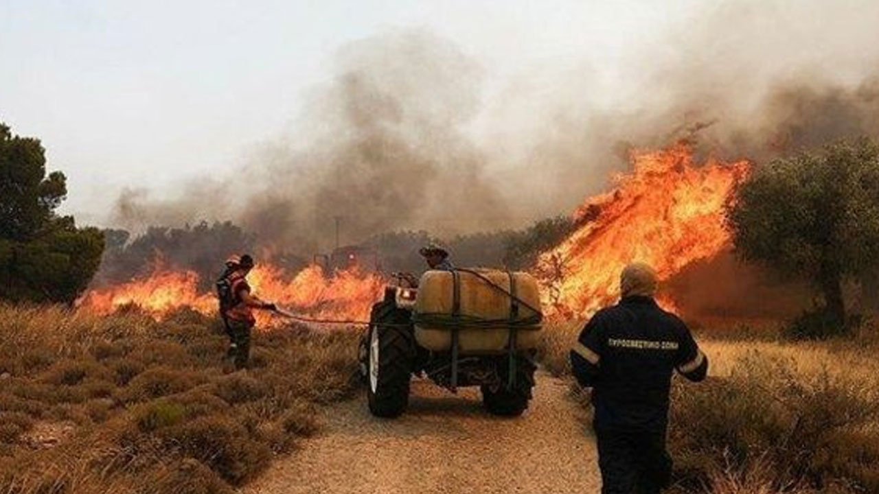 Yunanistan'da orman yangını: Askeri üssün cephaneliği patladı