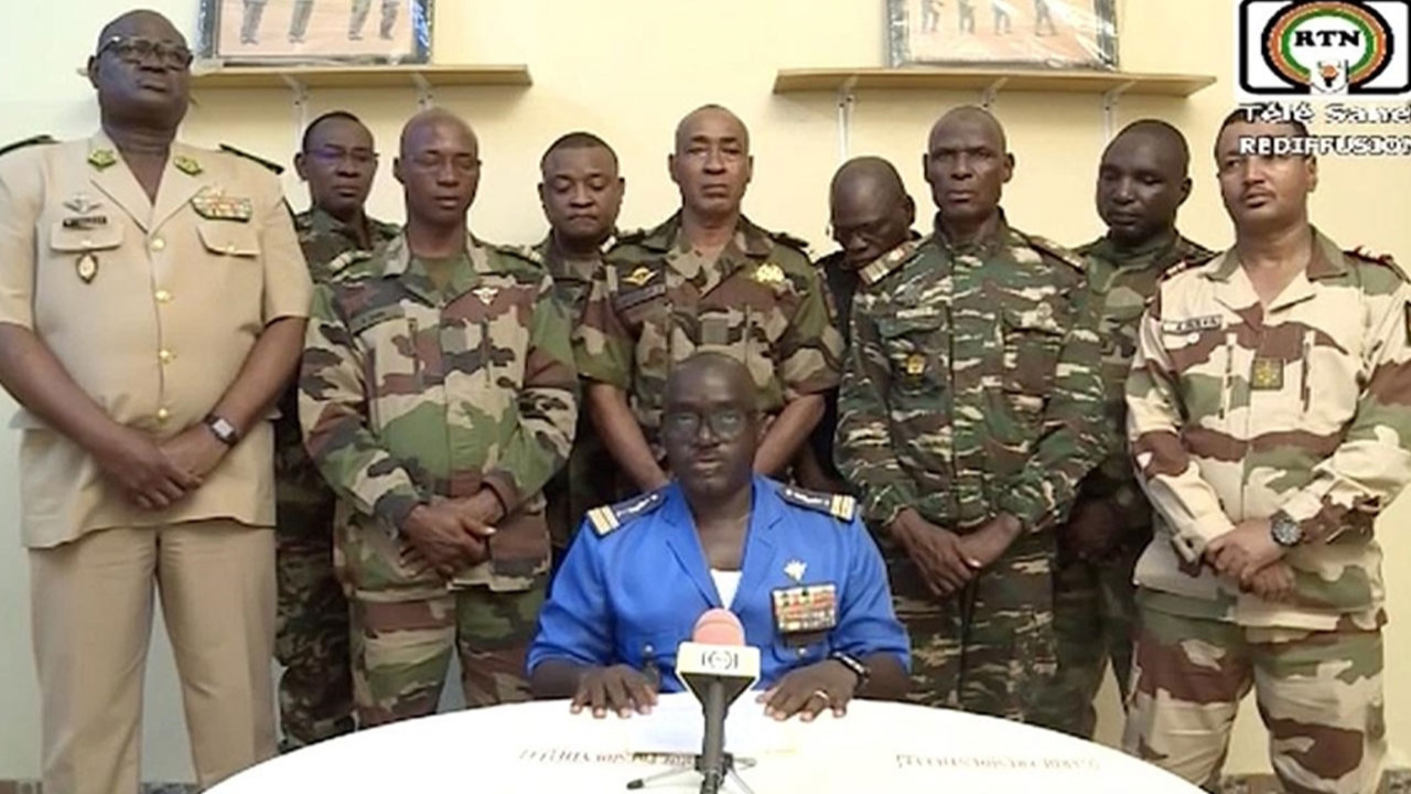 Nijer'de geçiş hükümetinin başına General Tchiani geldi!