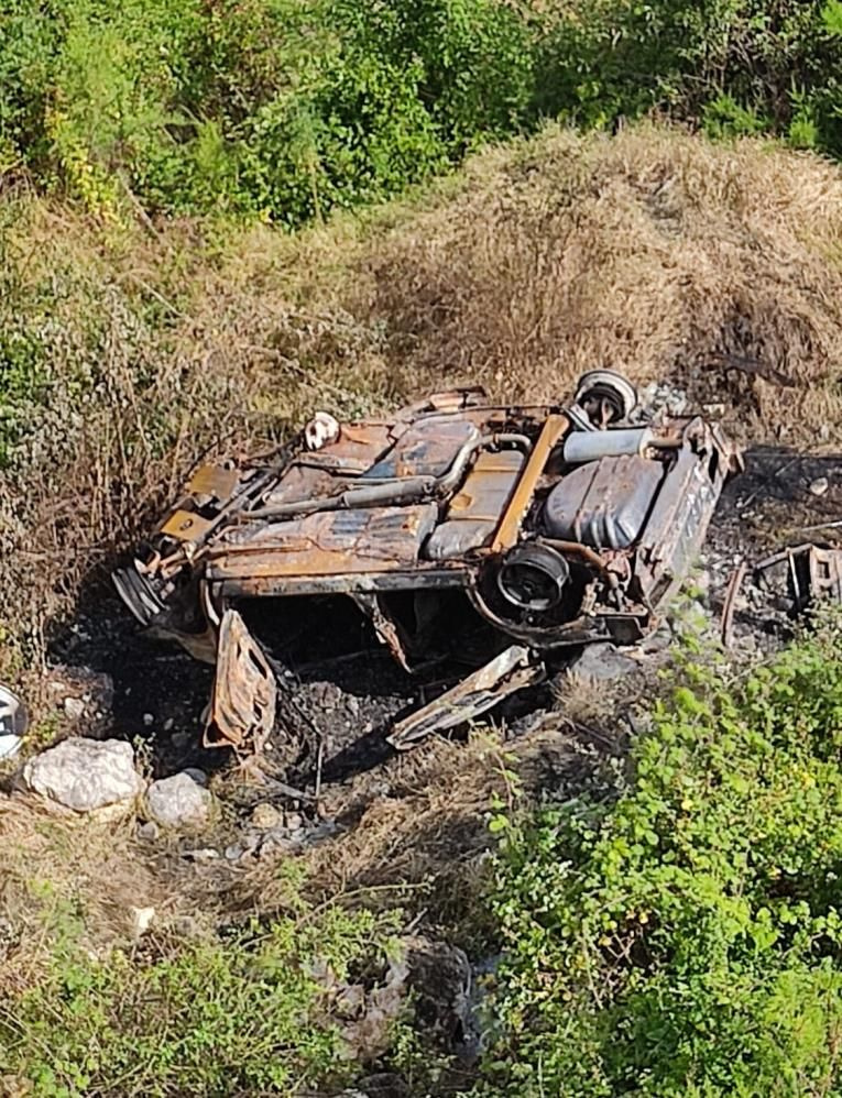 Şarampole devrilen otomobil alev aldı, sürücüsü hayatını kaybetti