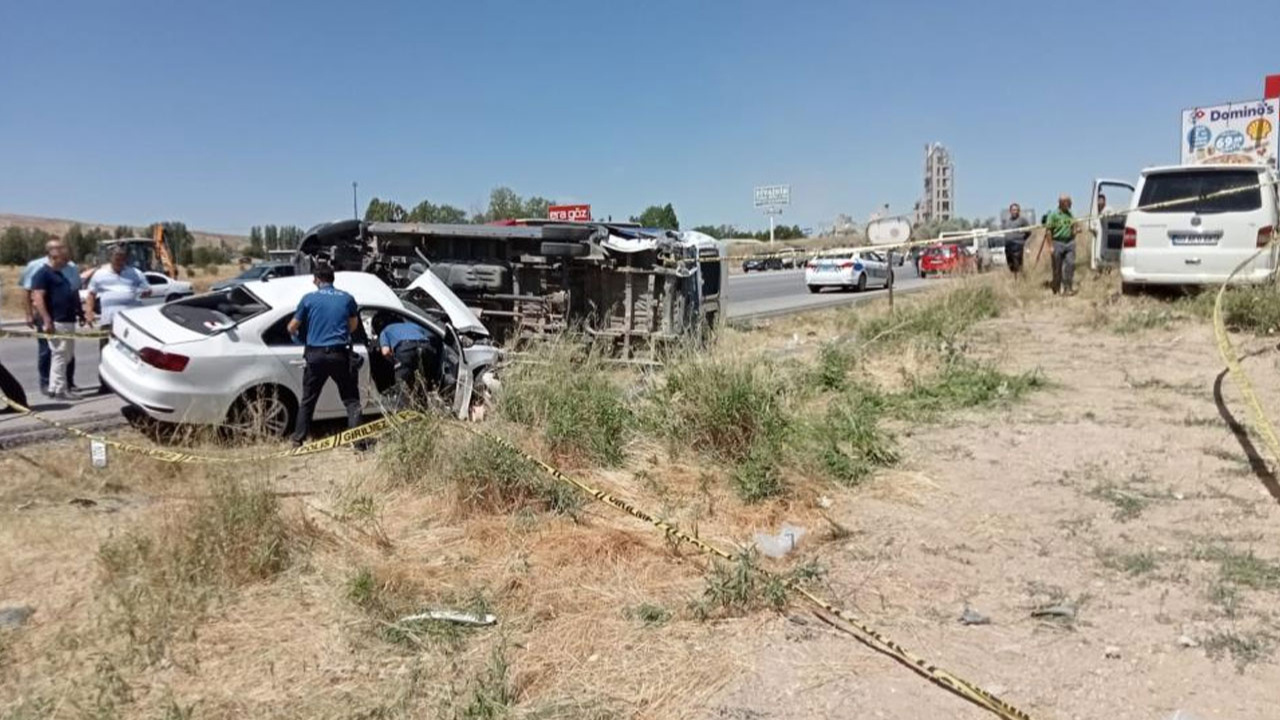 Ankara’da 3 aracın karıştığı kazada 1 kişi öldü, 10 kişi yaralandı!