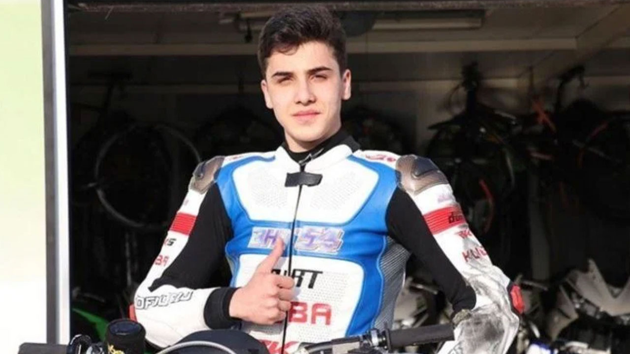 Milli motosikletçi Bahattin Sofuoğlu, Çekya'daki ikinci yarışta da 3. oldu