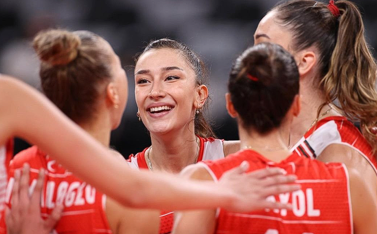 Milli voleybolcu Hande Baladın savcılığa koştu! Korkunç tehdit: 'Yüzüne asit atacağım'