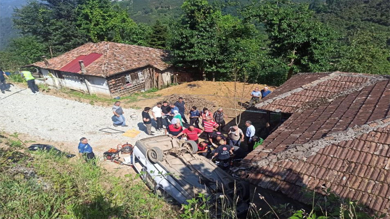 Ordu'da feci kaza! Otomobil şarampole yuvarlandı: 3 ölü, 2 yaralı